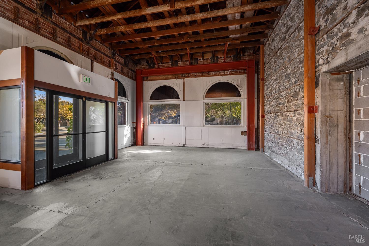 131 N Cloverdale Boulevard Cloverdale CA 95425