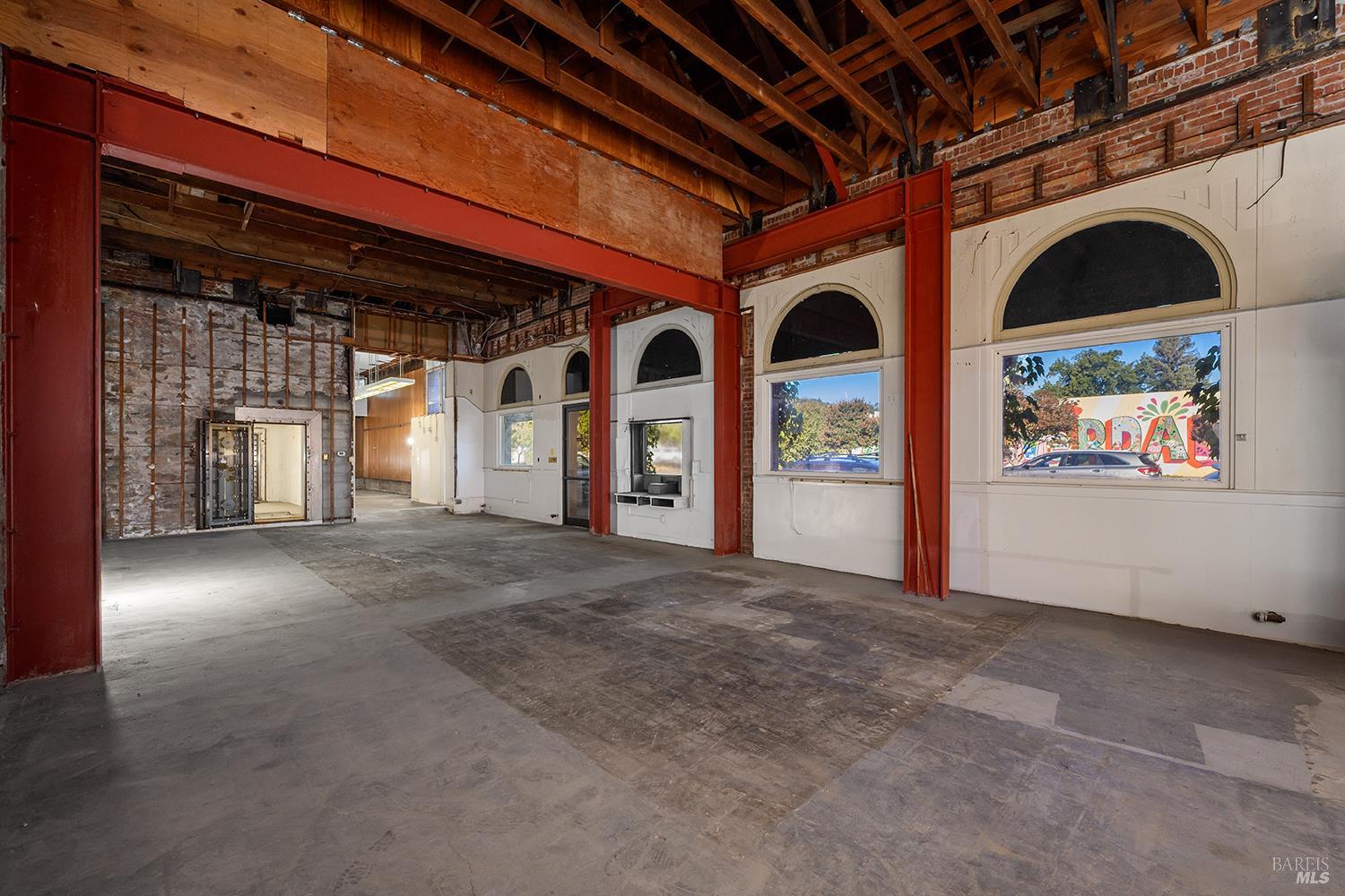 131 N Cloverdale Boulevard Cloverdale CA 95425