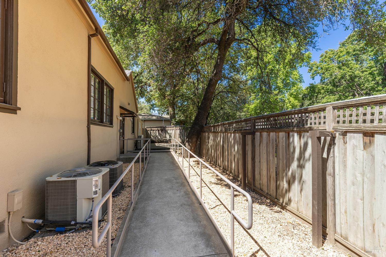 115 Main Street St. Helena CA 94574