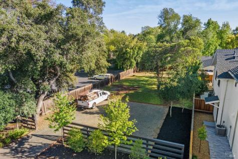 369 W Napa Street Sonoma CA 95476