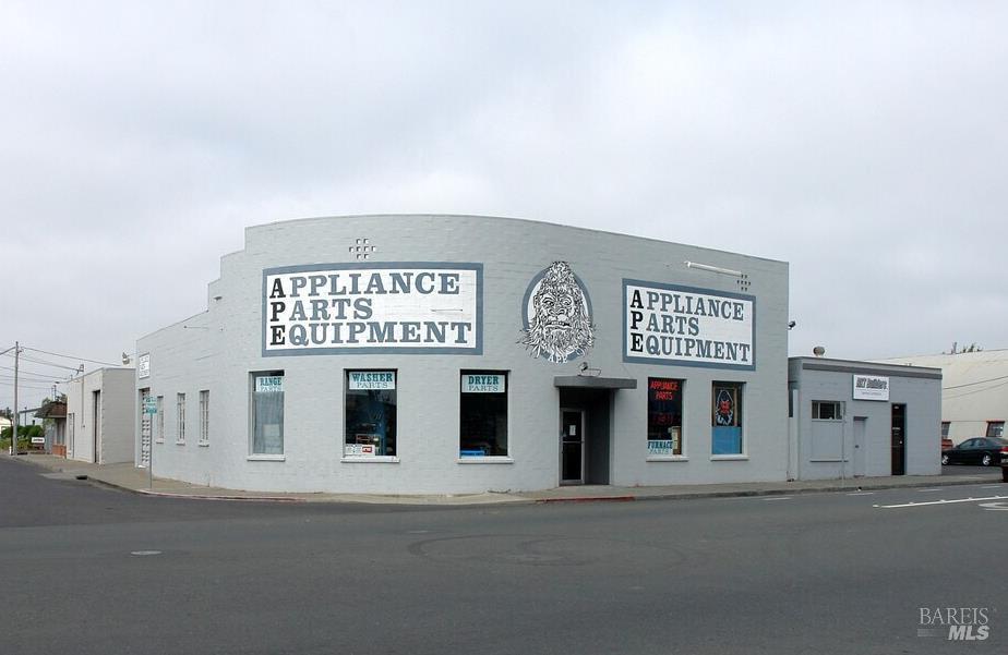 1145 Petaluma Hill Road Santa Rosa CA 95404