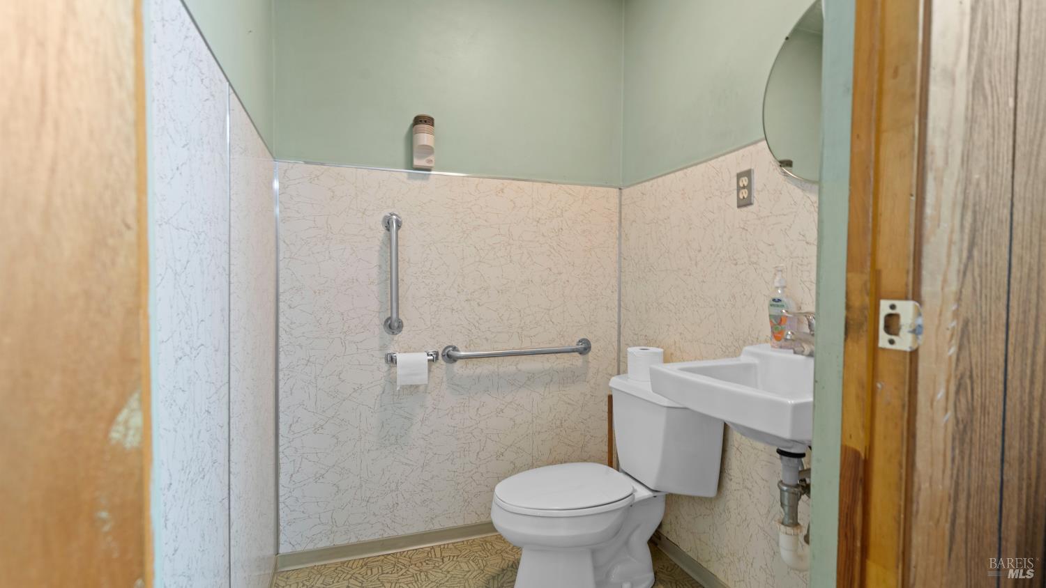 1145 Petaluma Hill Road Santa Rosa CA 95404