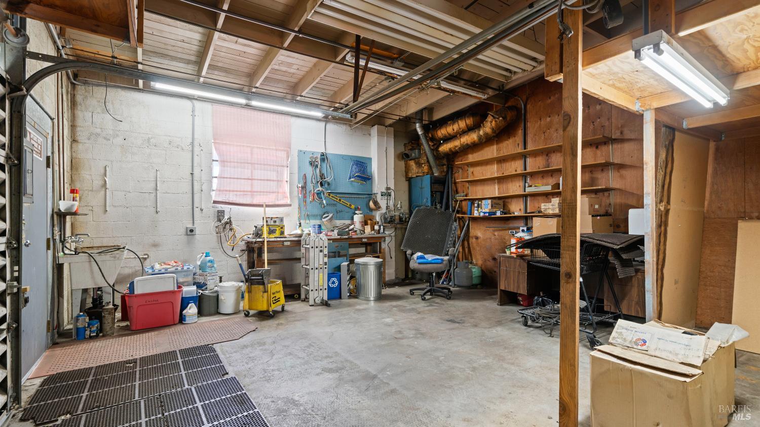 1145 Petaluma Hill Road Santa Rosa CA 95404