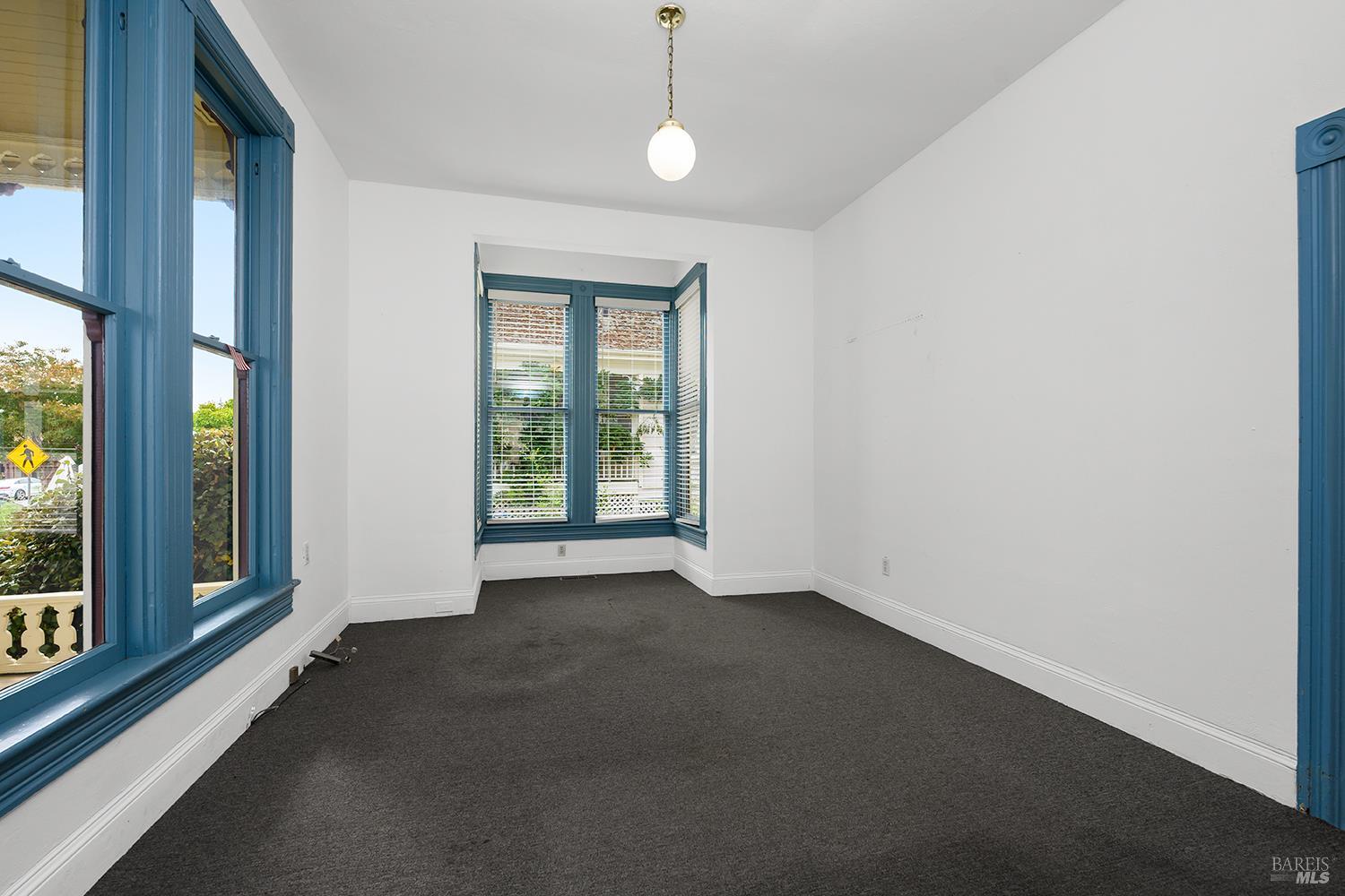 318 S Main Street Sebastopol CA 95472