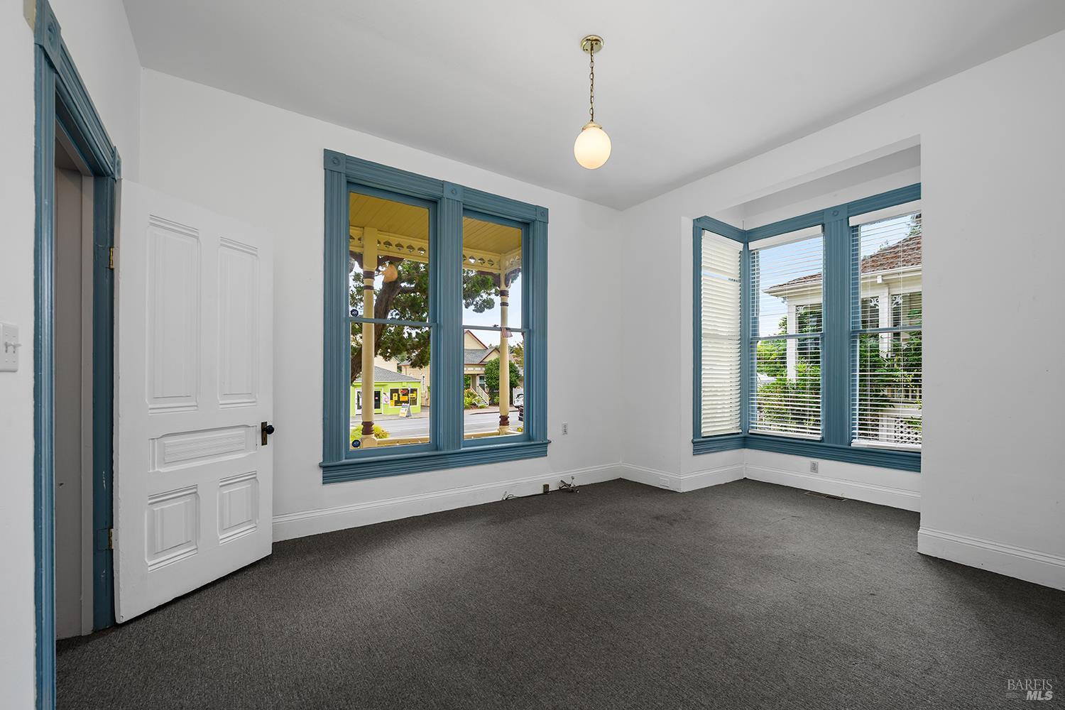 318 S Main Street Sebastopol CA 95472