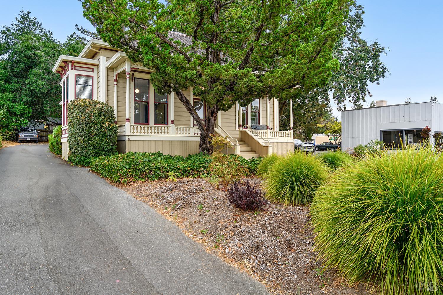 318 S Main Street Sebastopol CA 95472