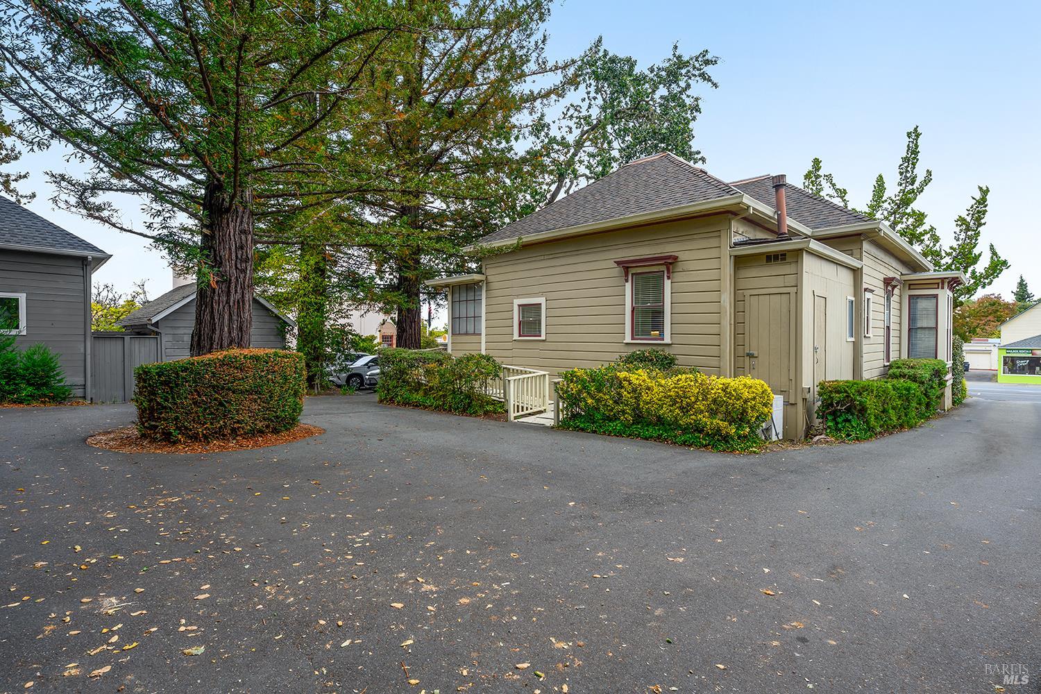 318 S Main Street Sebastopol CA 95472