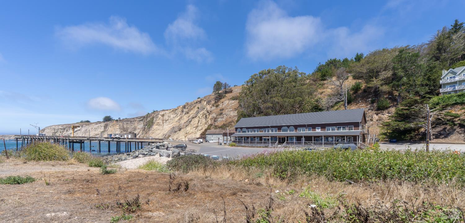 810 Port Road Point Arena CA 95468