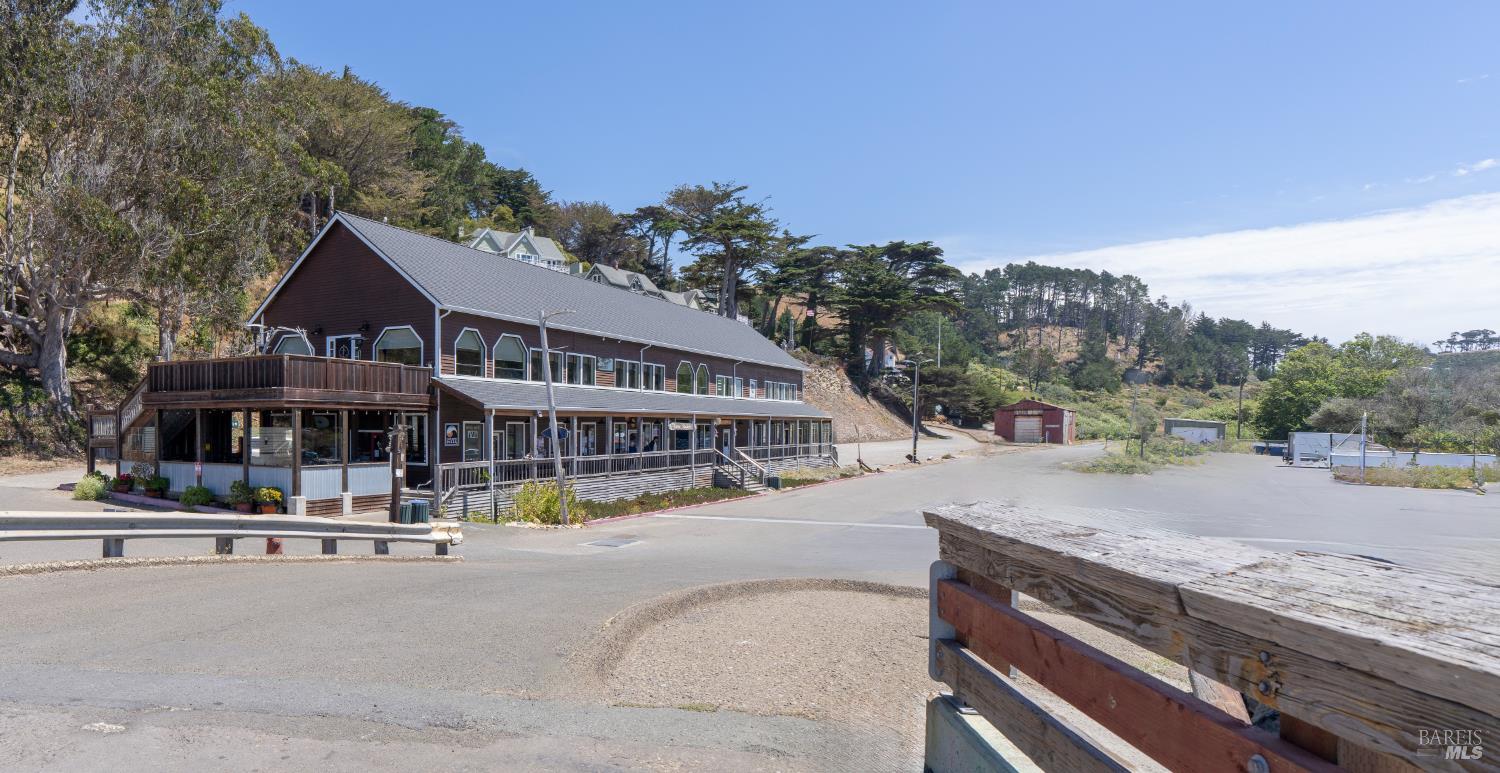 810 Port Road Point Arena CA 95468