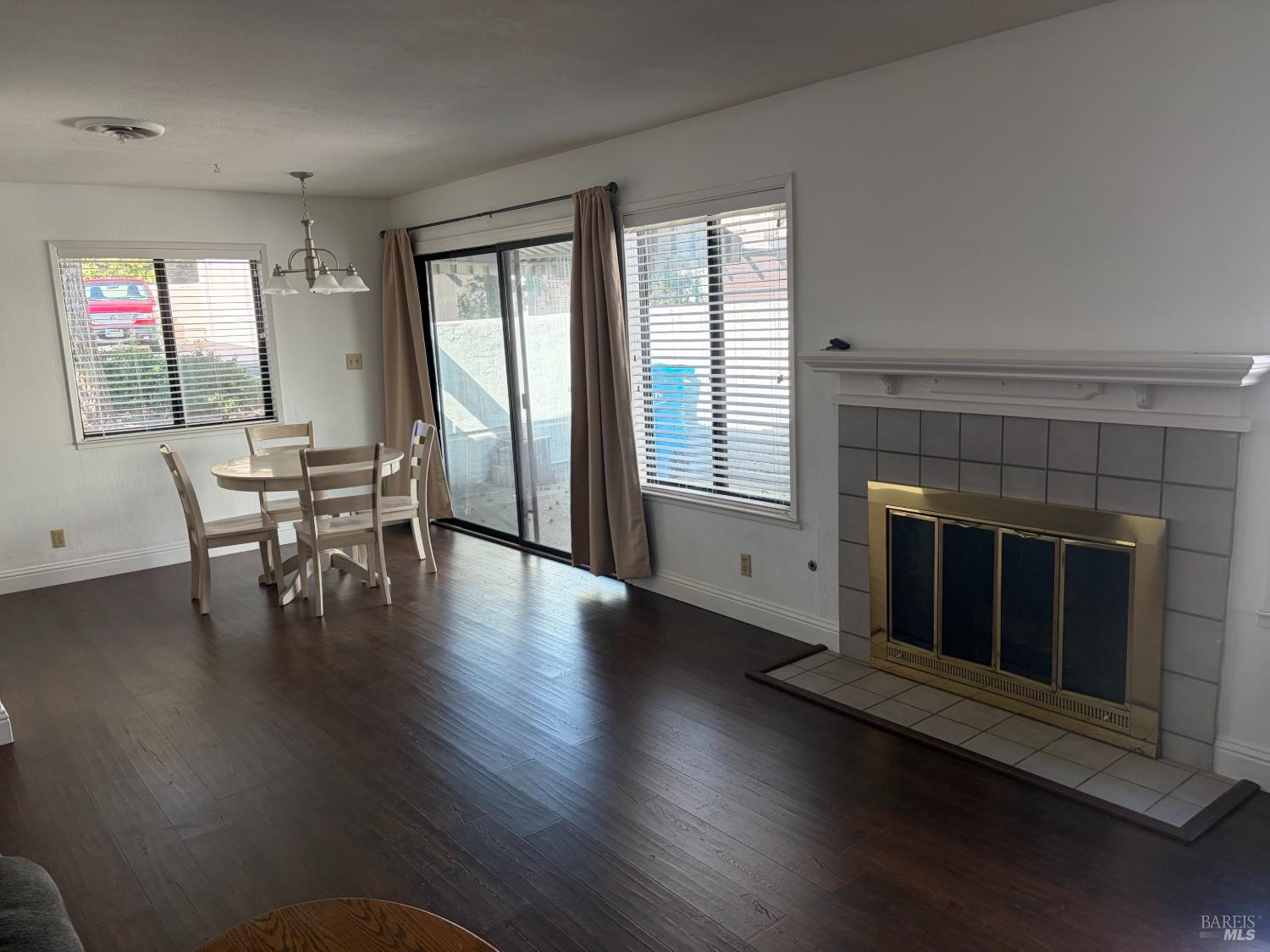 5270 El Mercado Parkway Santa Rosa CA 95403