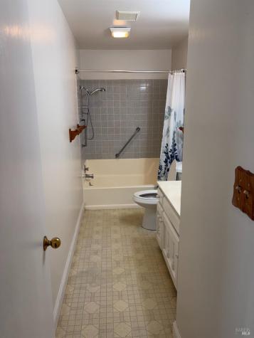 5270 El Mercado Parkway Santa Rosa CA 95403