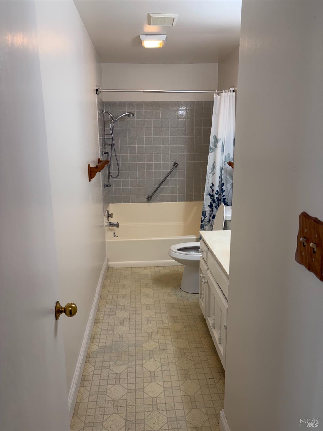 5270 El Mercado Parkway Santa Rosa CA 95403