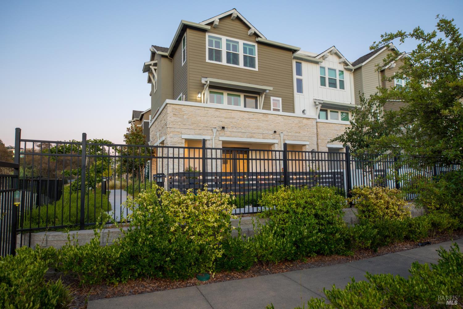 409 Semillon Lane Santa Rosa CA 95403