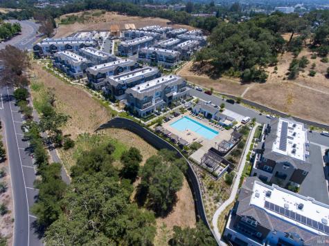 409 Semillon Lane Santa Rosa CA 95403