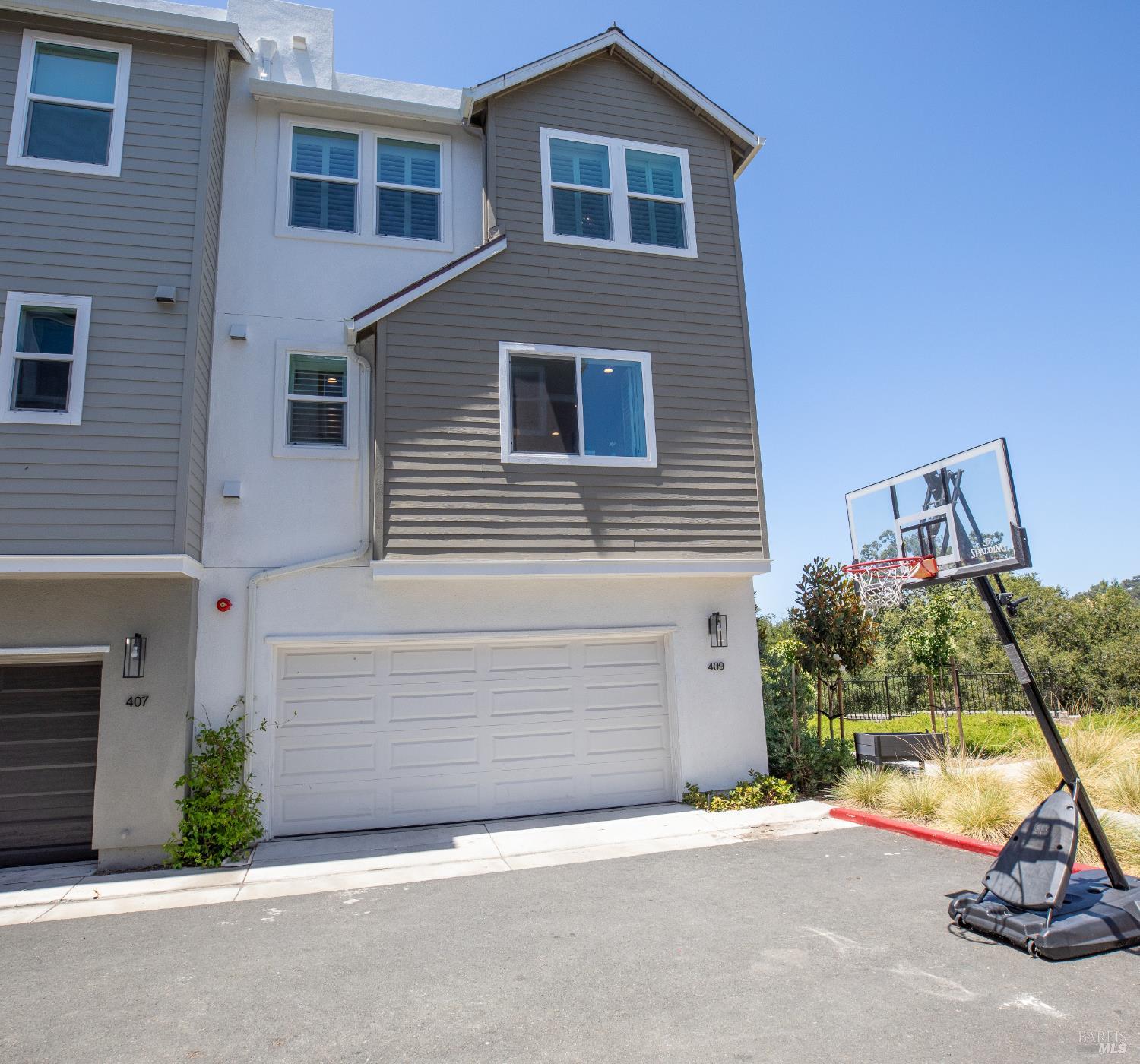 409 Semillon Lane Santa Rosa CA 95403