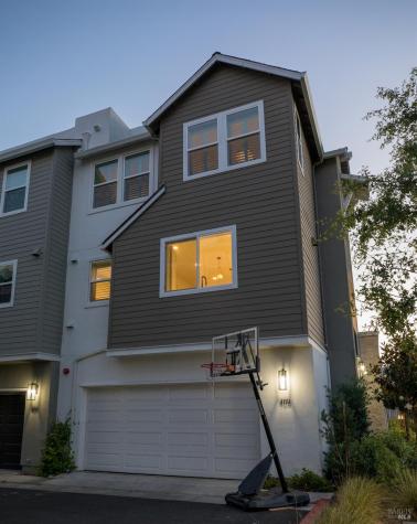 409 Semillon Lane Santa Rosa CA 95403