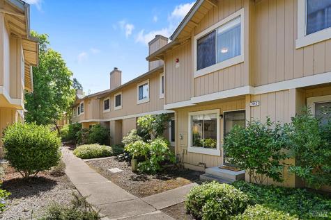 1442 Gold Way Rohnert Park CA 94928