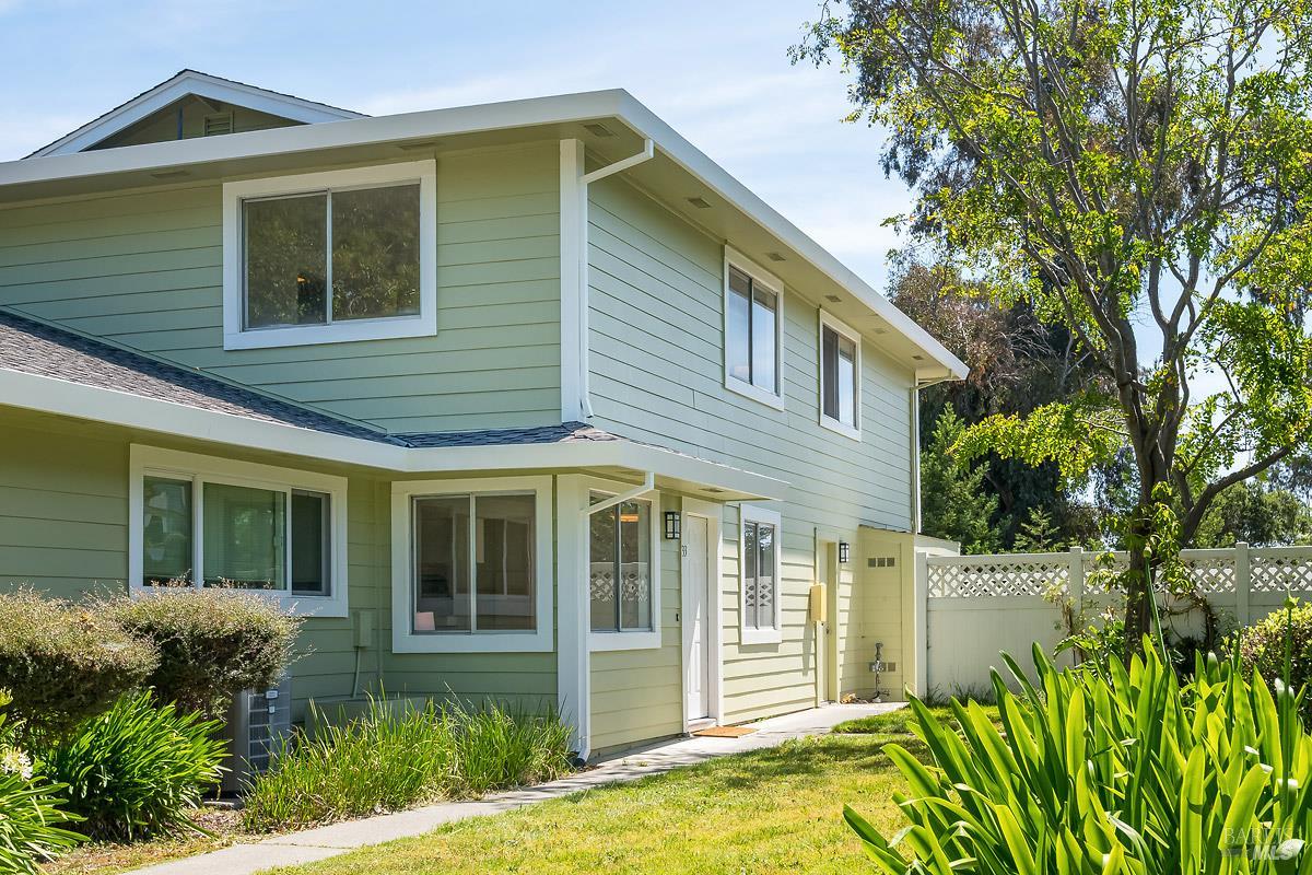 33 Inyo Circle Novato CA 94947