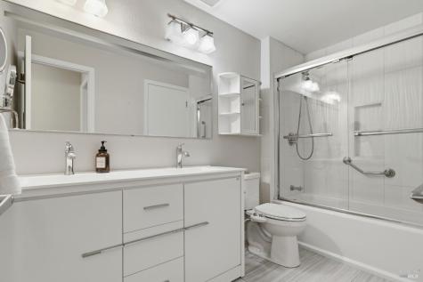 8 Lakeview Court Novato CA 94947