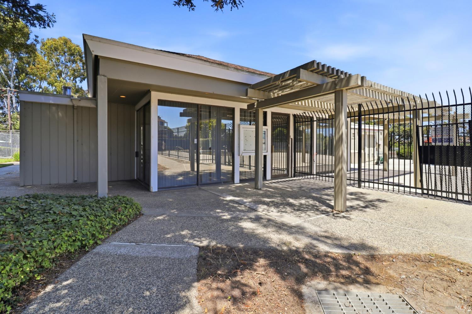 8 Lakeview Court Novato CA 94947