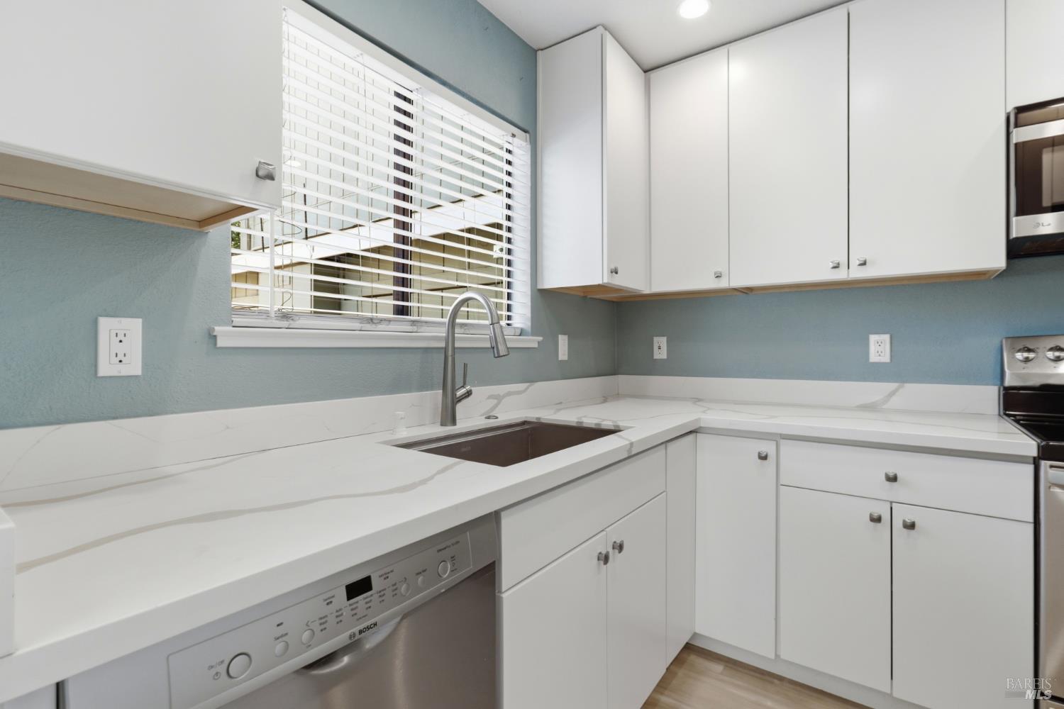 8 Lakeview Court Novato CA 94947