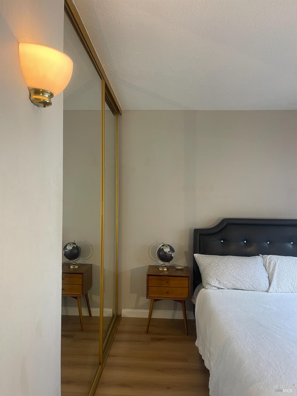 1 Embarcadero W Oakland CA 94607