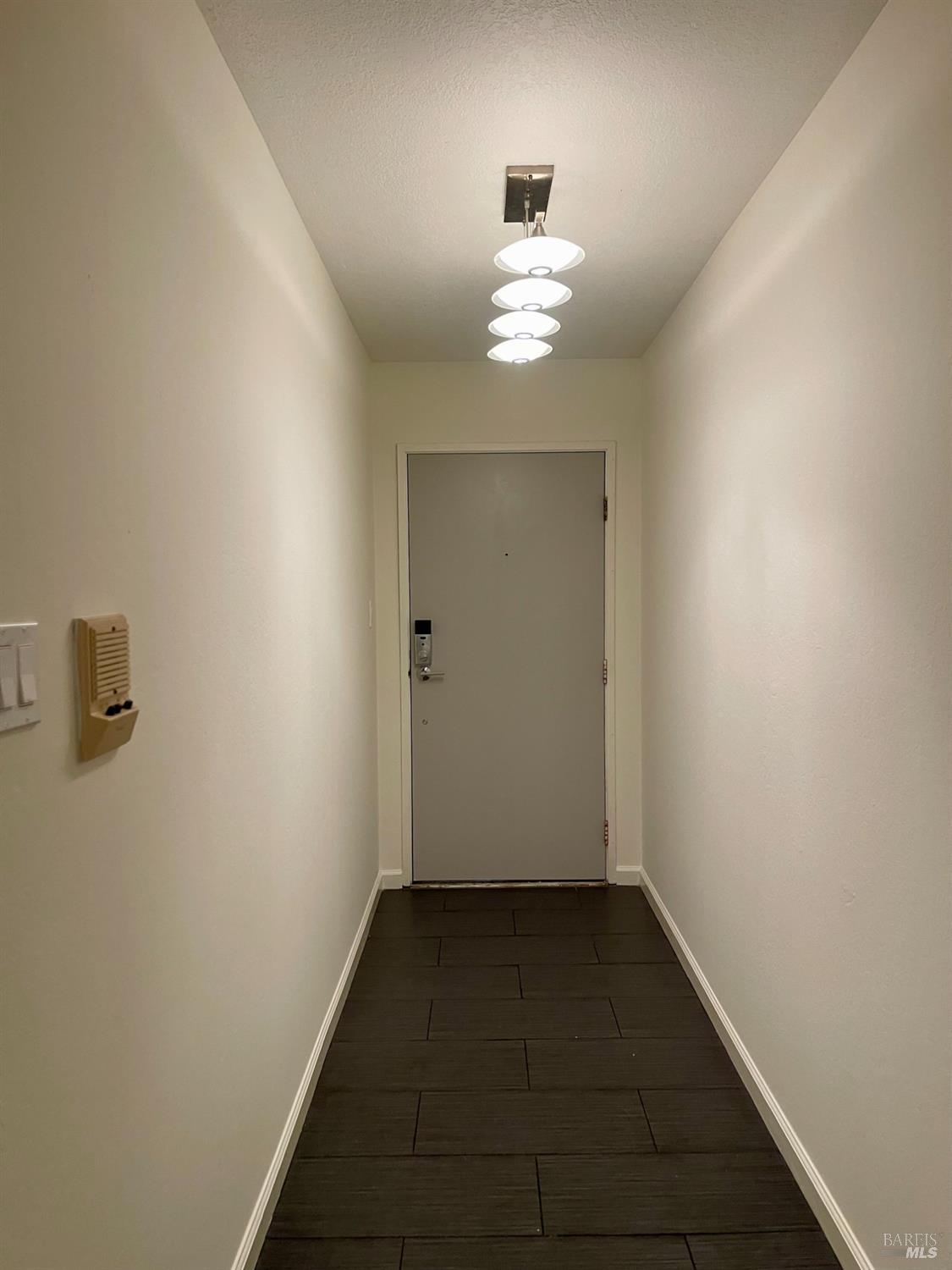 1 Embarcadero W Oakland CA 94607