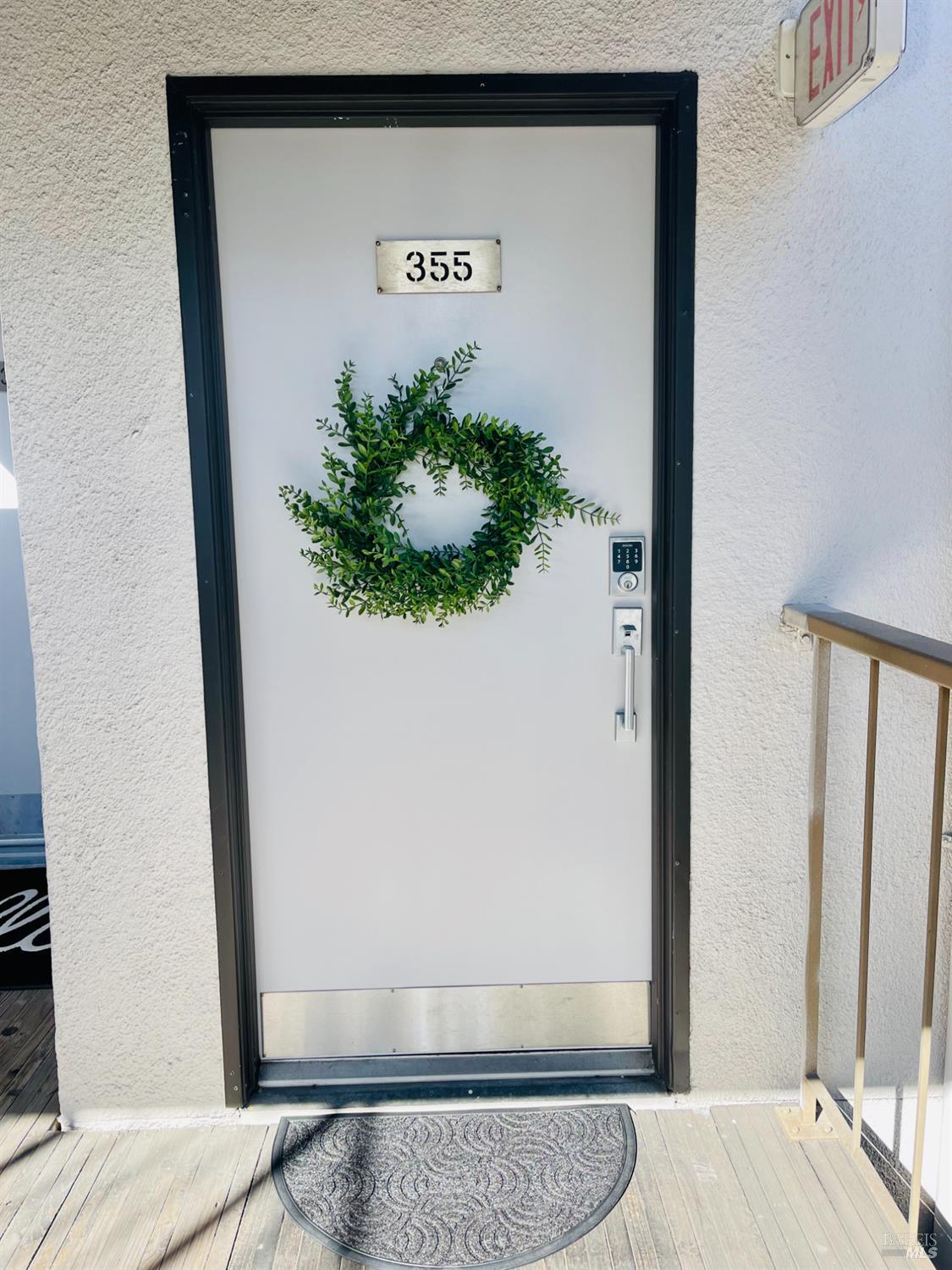 1 Embarcadero W Oakland CA 94607