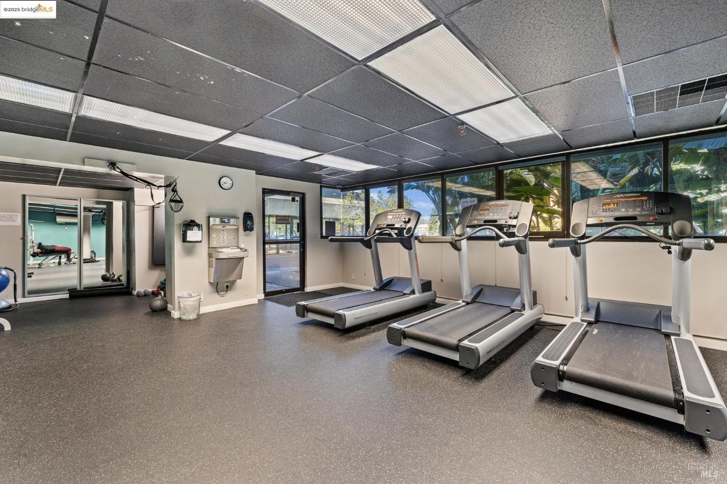 1 Embarcadero W Oakland CA 94607