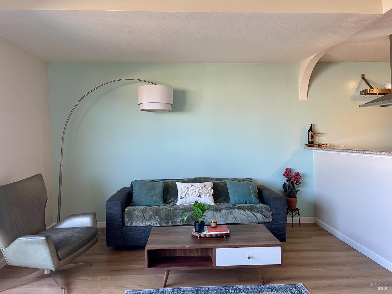 1 Embarcadero W Oakland CA 94607
