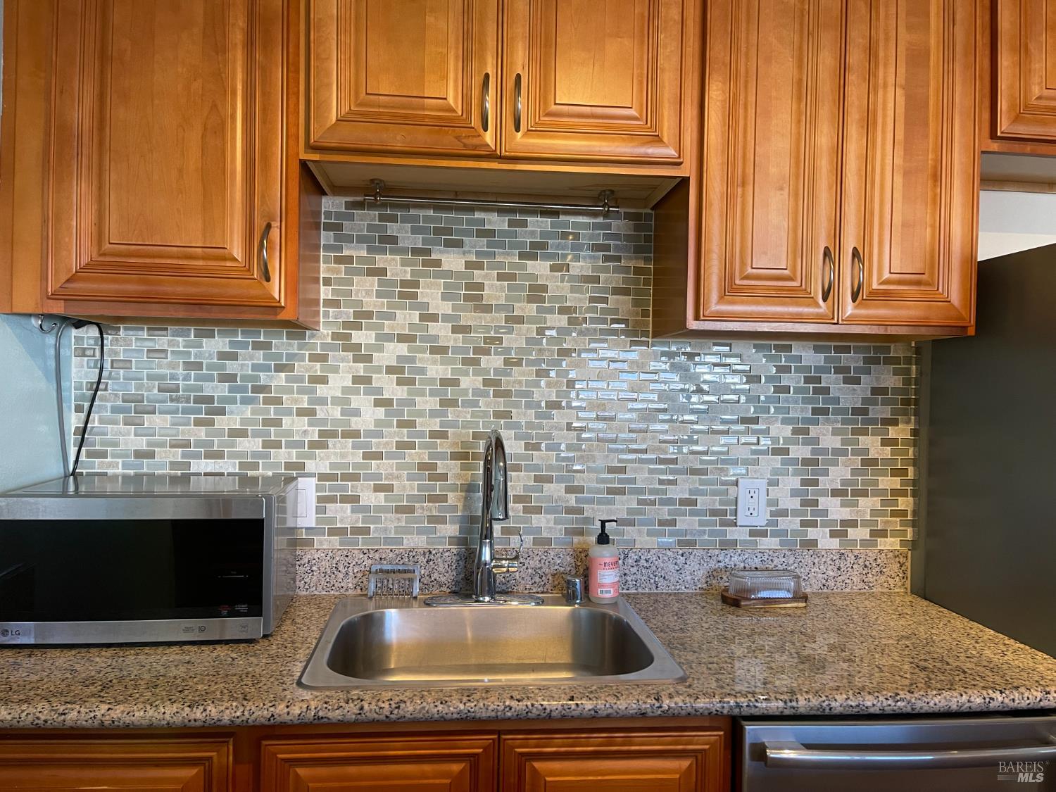 1 Embarcadero W Oakland CA 94607