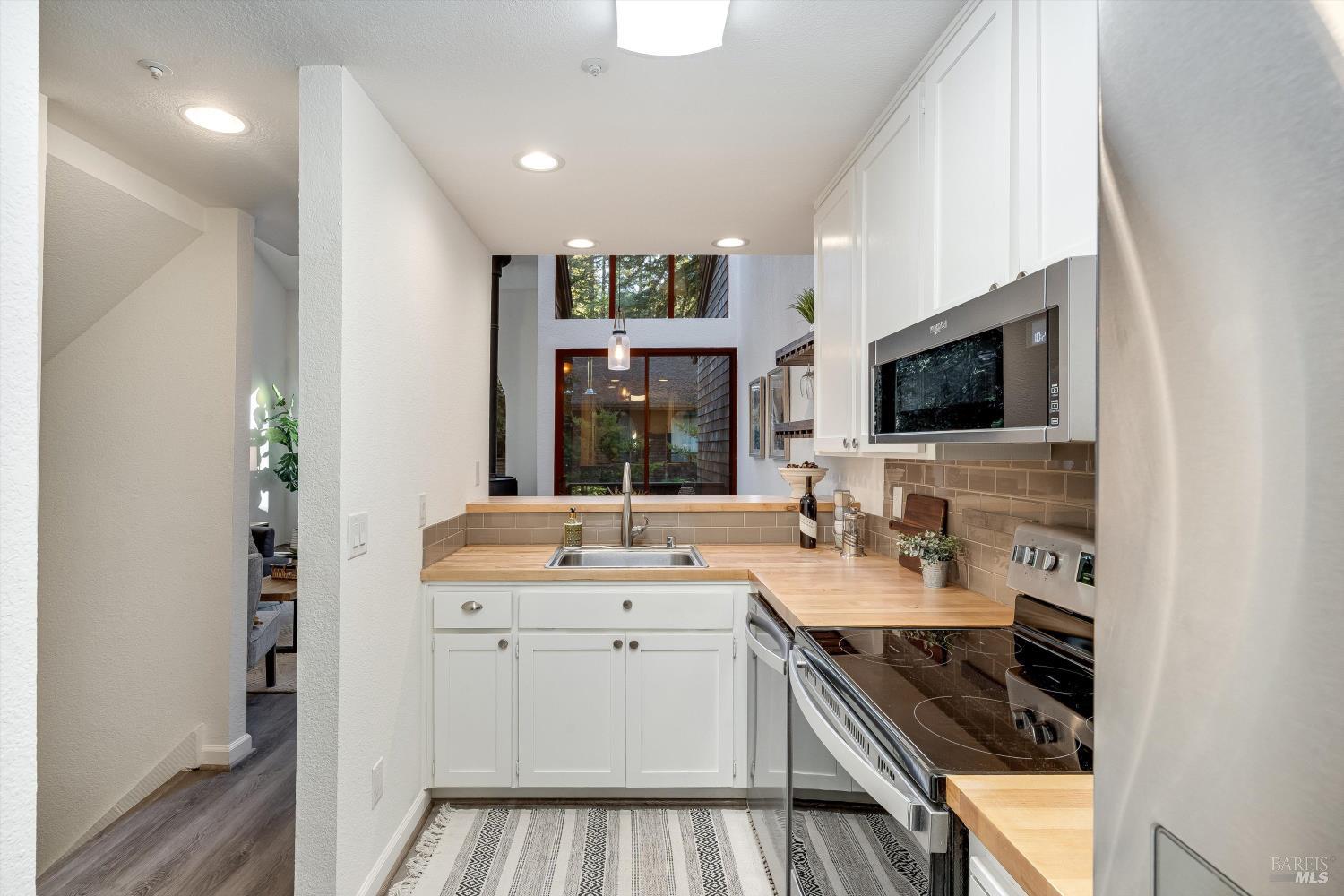 14094 Sosna Way Guerneville CA 95446
