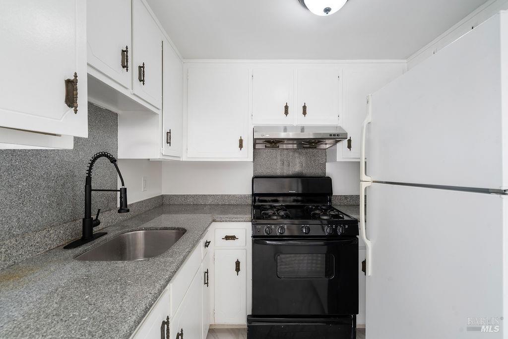 15 El Cerrito Court Fairfield CA 94533