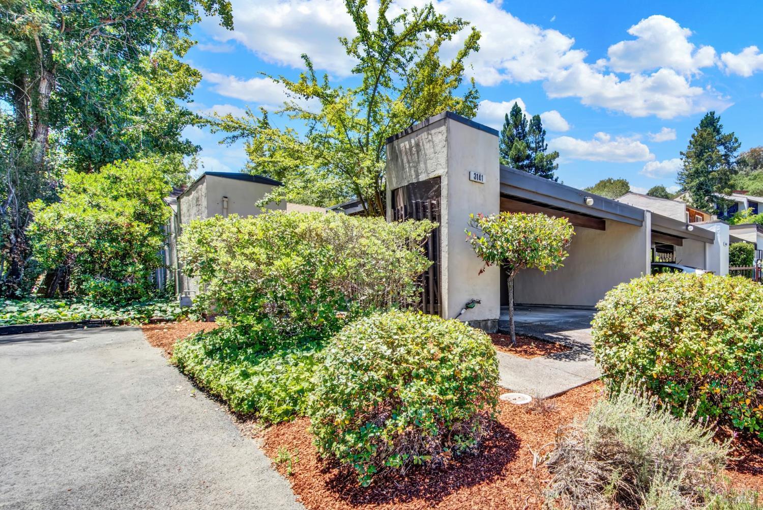 3141 Valley Wood Lane Napa CA 94558