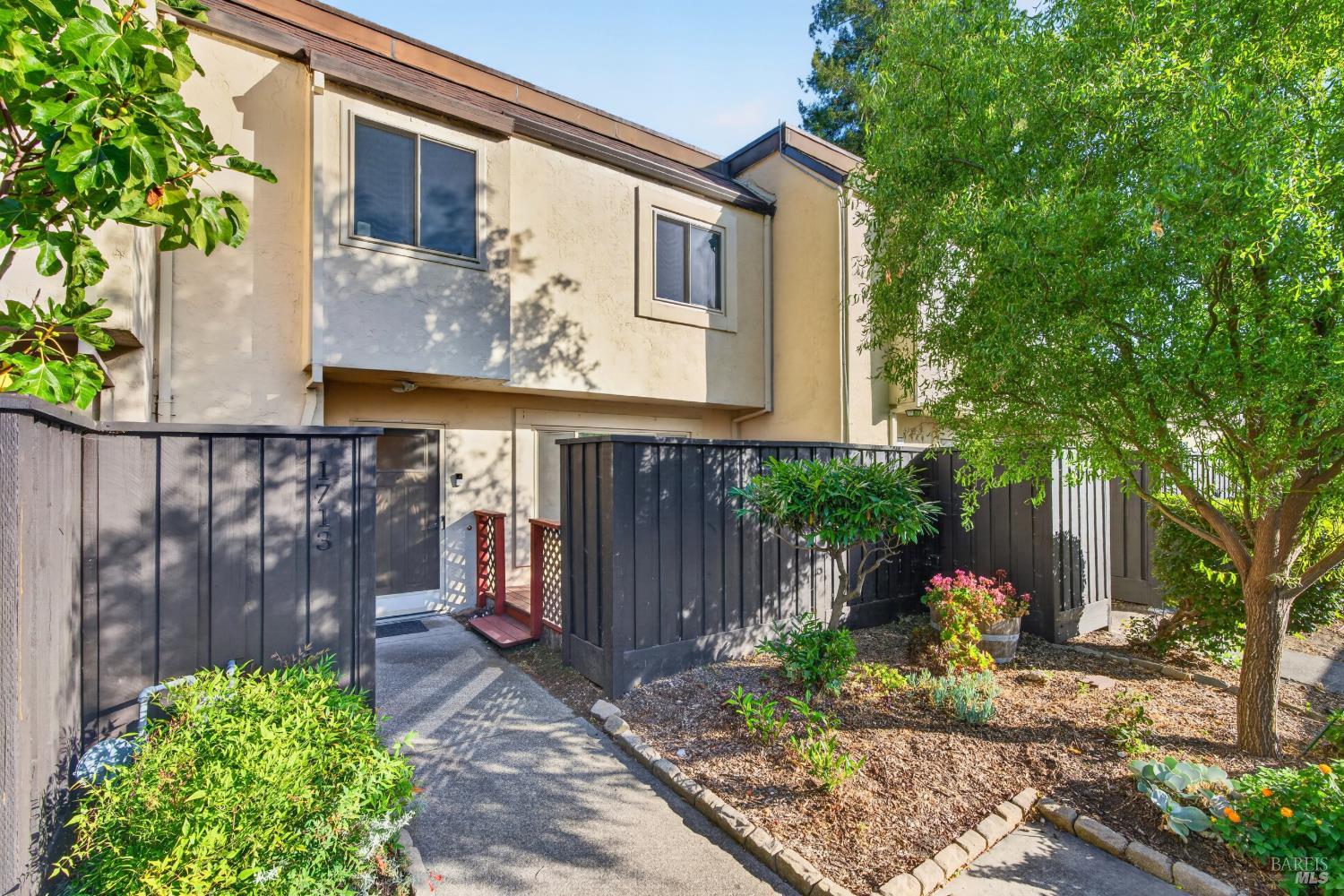 1713 Las Pravadas Court Santa Rosa CA 95409
