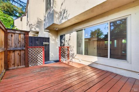 1713 Las Pravadas Court Santa Rosa CA 95409