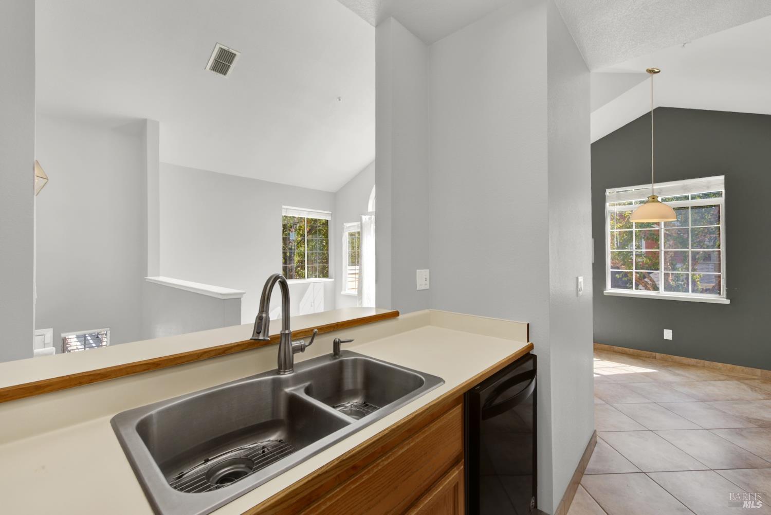 104 Manchester Drive Fairfield CA 94533