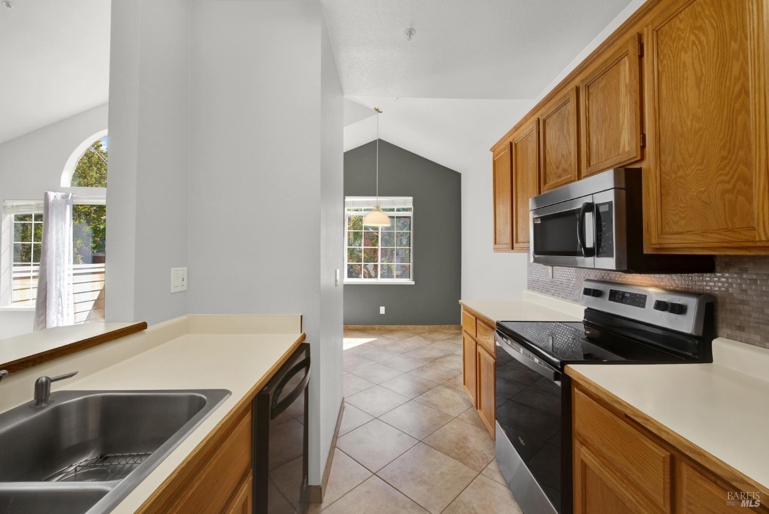 104 Manchester Drive Fairfield CA 94533