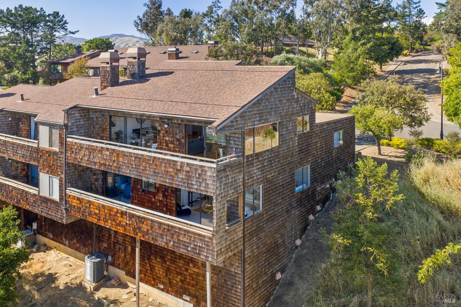 305 El Faisan Drive San Rafael CA 94903