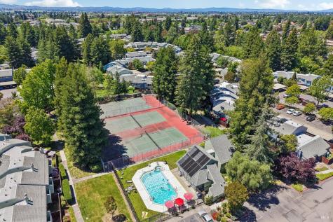 612 Racquet Club Circle Rohnert Park CA 94928
