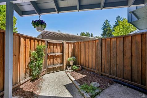 612 Racquet Club Circle Rohnert Park CA 94928