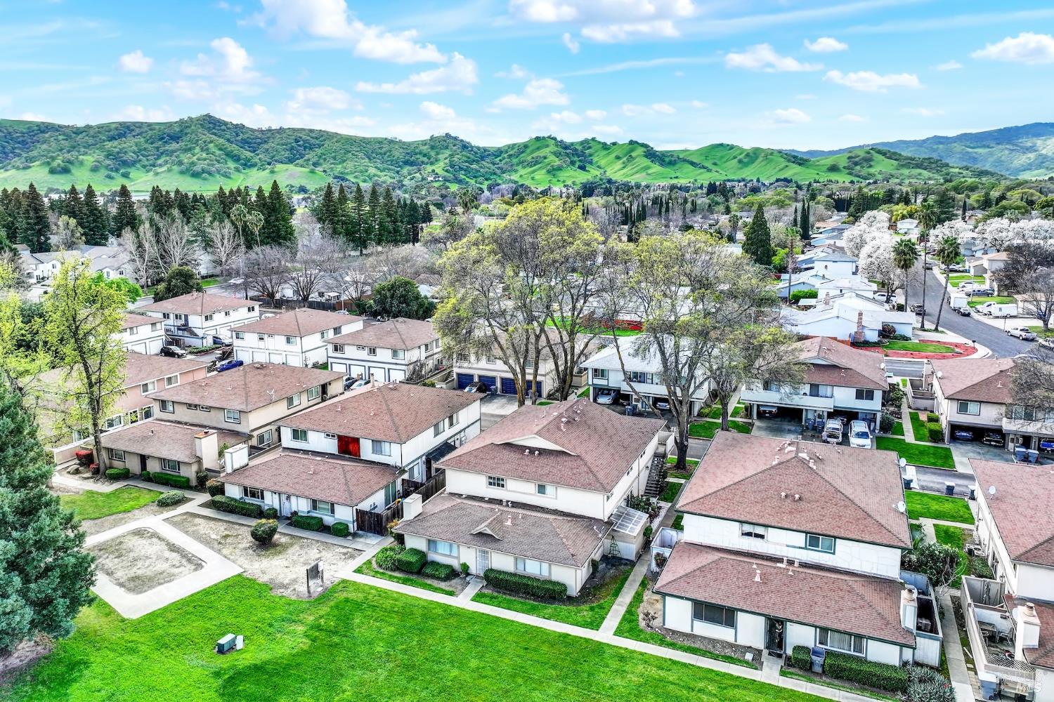 1941 Aletha Lane Vacaville CA 95687