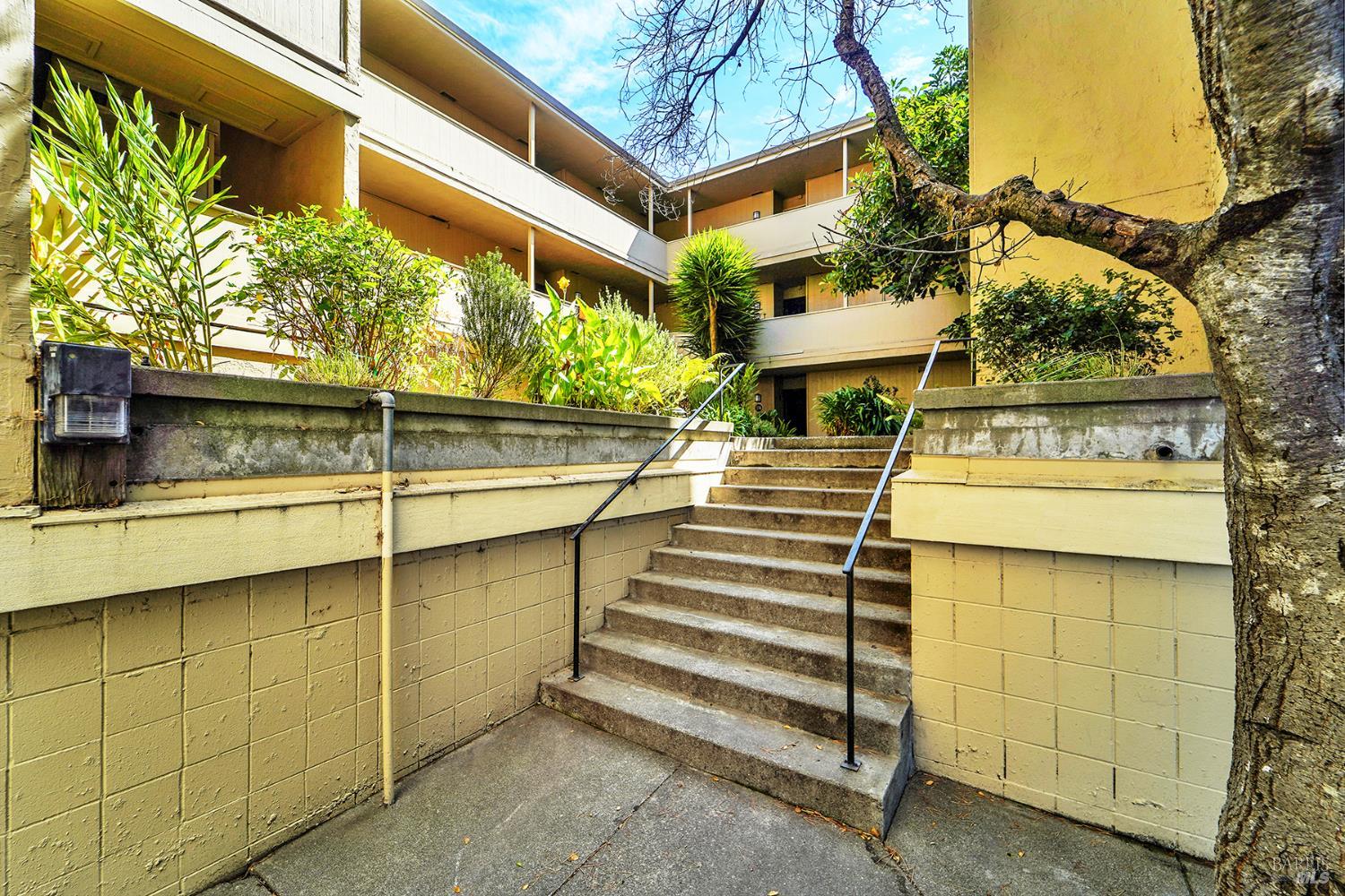 1453 Neotomas Avenue Santa Rosa CA 95405