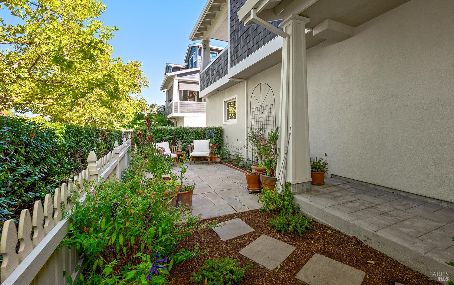 326 Liberty Street Petaluma CA 94952
