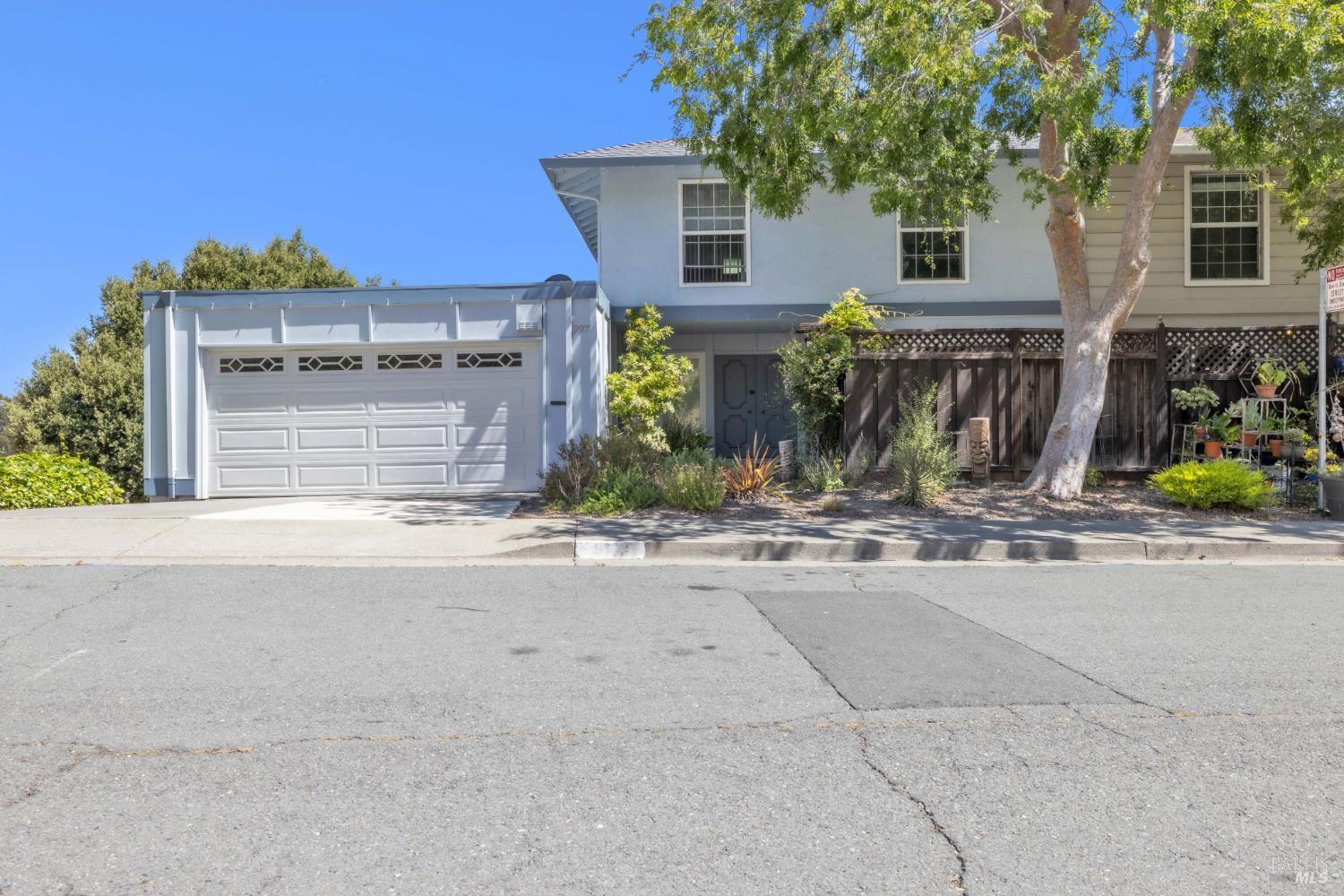 997 Parkside Drive El Sobrante CA 94803