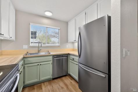 209 Elbridge Avenue Cloverdale CA 95425
