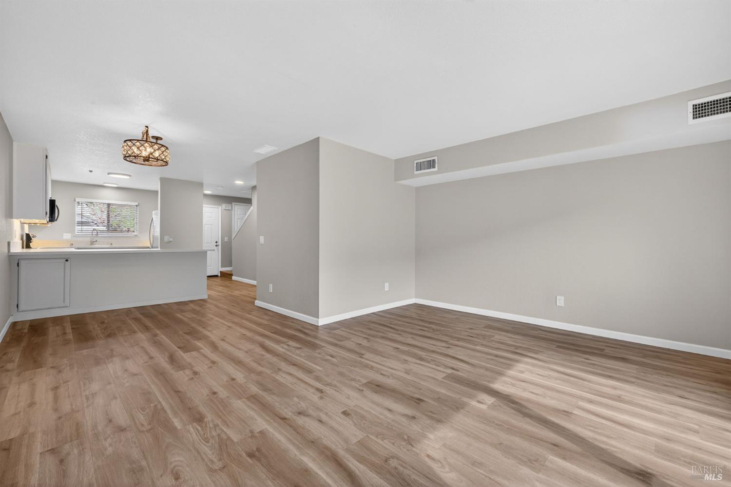 209 Elbridge Avenue Cloverdale CA 95425