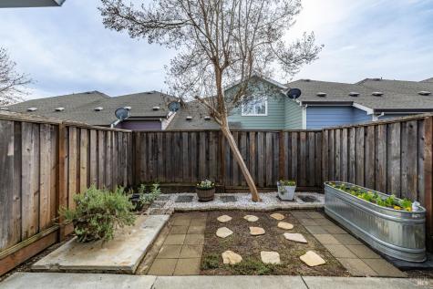 209 Elbridge Avenue Cloverdale CA 95425