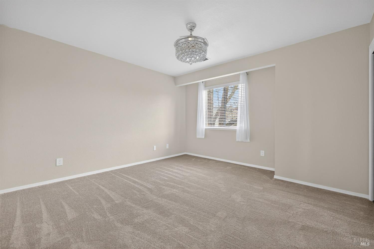 209 Elbridge Avenue Cloverdale CA 95425