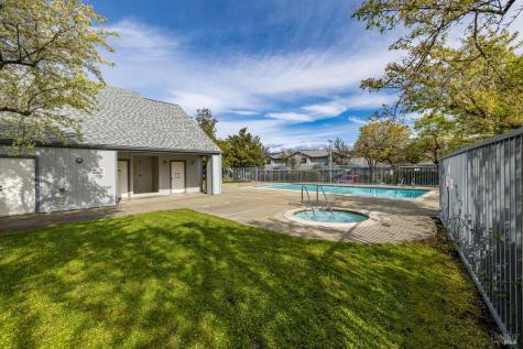 209 Elbridge Avenue Cloverdale CA 95425